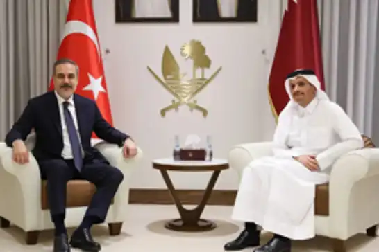 وزير الخارجية التركي "فيدان" يجري اتصالاً هاتفياً بنظيره القطري آل ثاني
